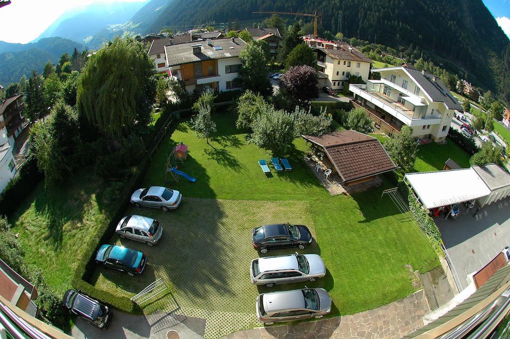 Hotel Garni Jennewein Mayrhofen Exterior photo