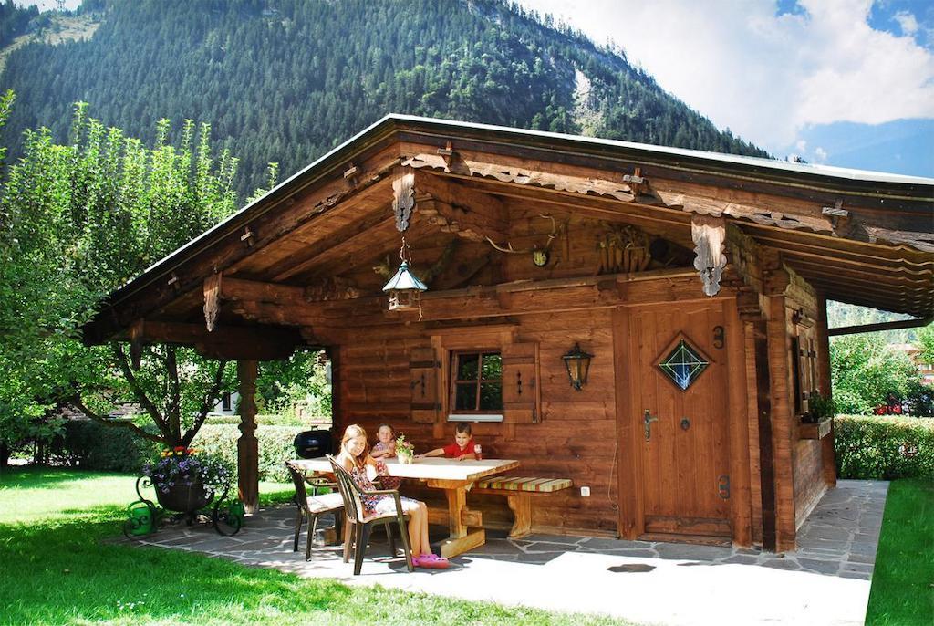 Hotel Garni Jennewein Mayrhofen Exterior photo